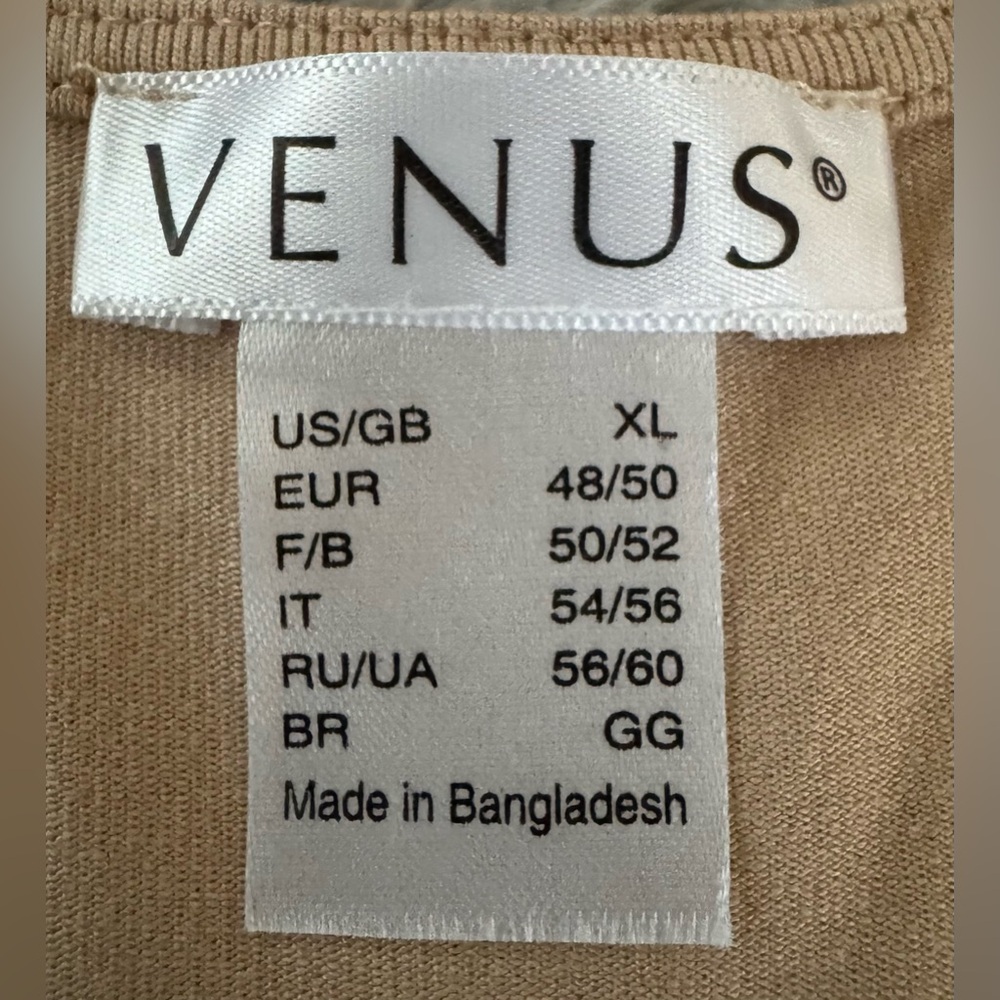 VENUS NWOT Creamy Tan Color V- Neck Sleeveless Pleated Babydoll Swing Style Top - Picture 8 of 11